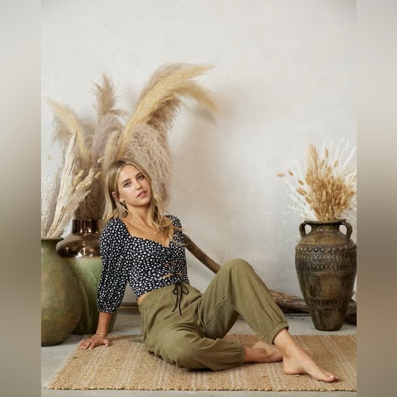 ENDLESS BLU FLORAL PRINT CUTOUT CROPPED BLOUSE ❤️NEW COLLECTION❤️ - Picture 4 of 4